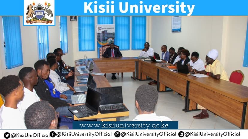 Vice Chancellor receive and award the winning projects from the Responsible Computing Innovation Day